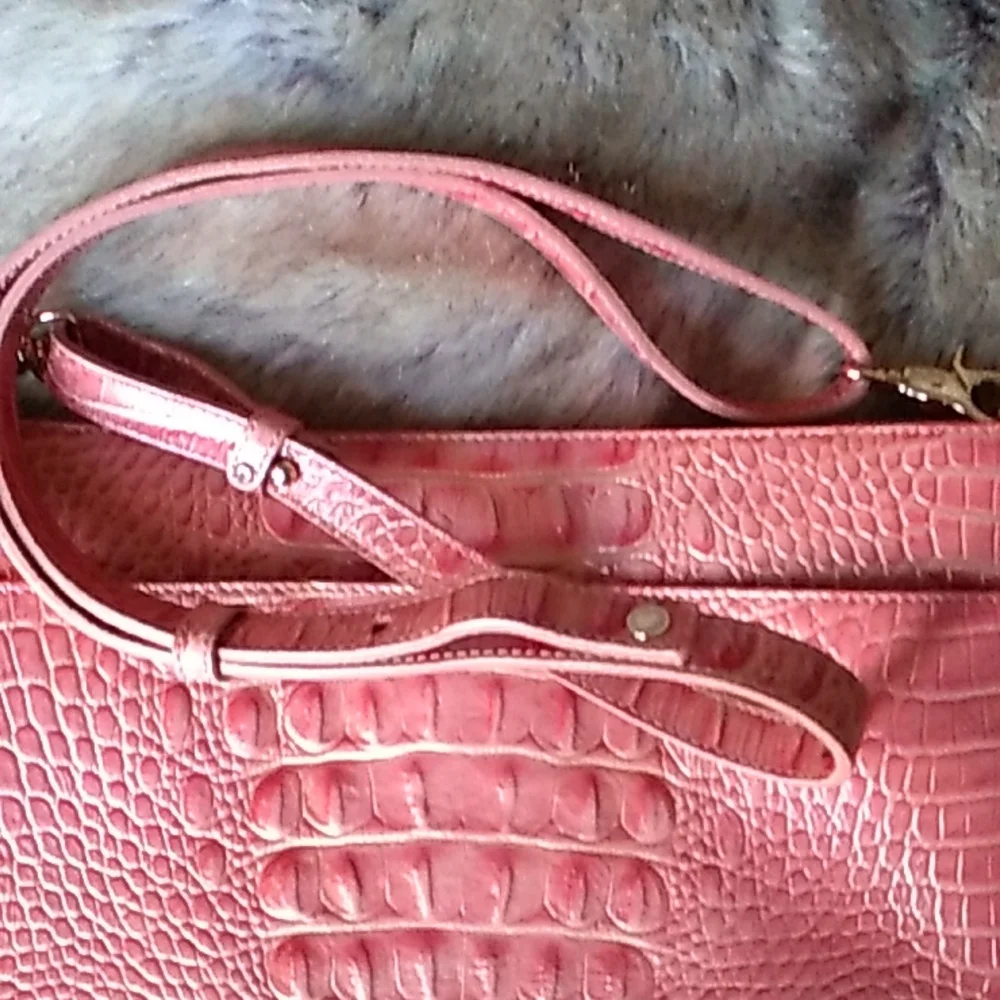 Brahmin Melbourne leather croc embossed cross-body handbag - Picture 6 of 10